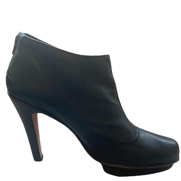 BCBG MAXAZRIA Women's Black Platform Booties Zip Back Size 10 - Picture 2 of 16